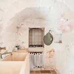 White Conus By Rentbeat *