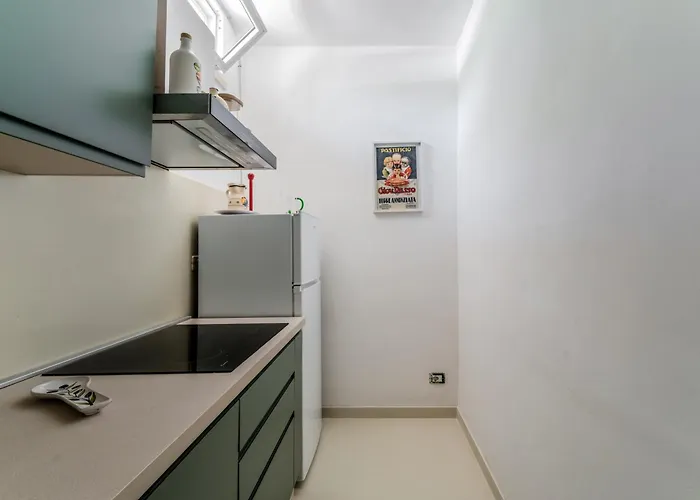 White Conus By Rentbeat Villa