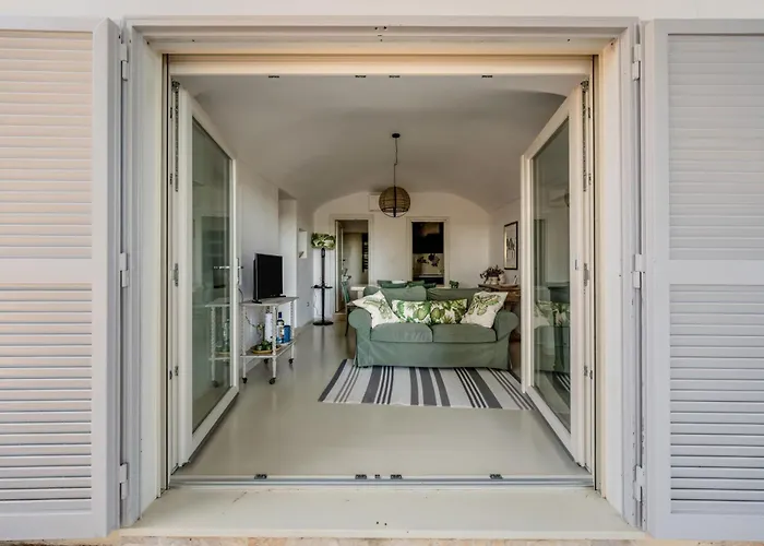 Villa White Conus By Rentbeat