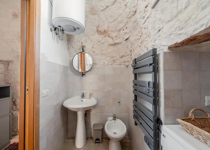 White Conus By Rentbeat Villa