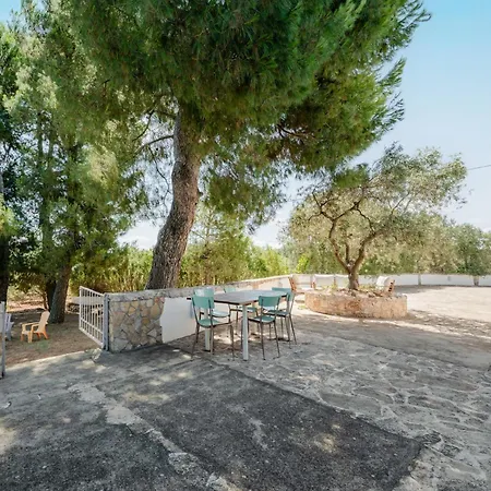 Villa White Conus By Rentbeat *